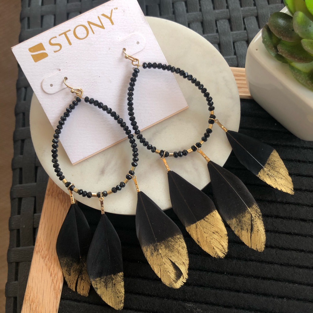 Boho Feather Earrings 12$